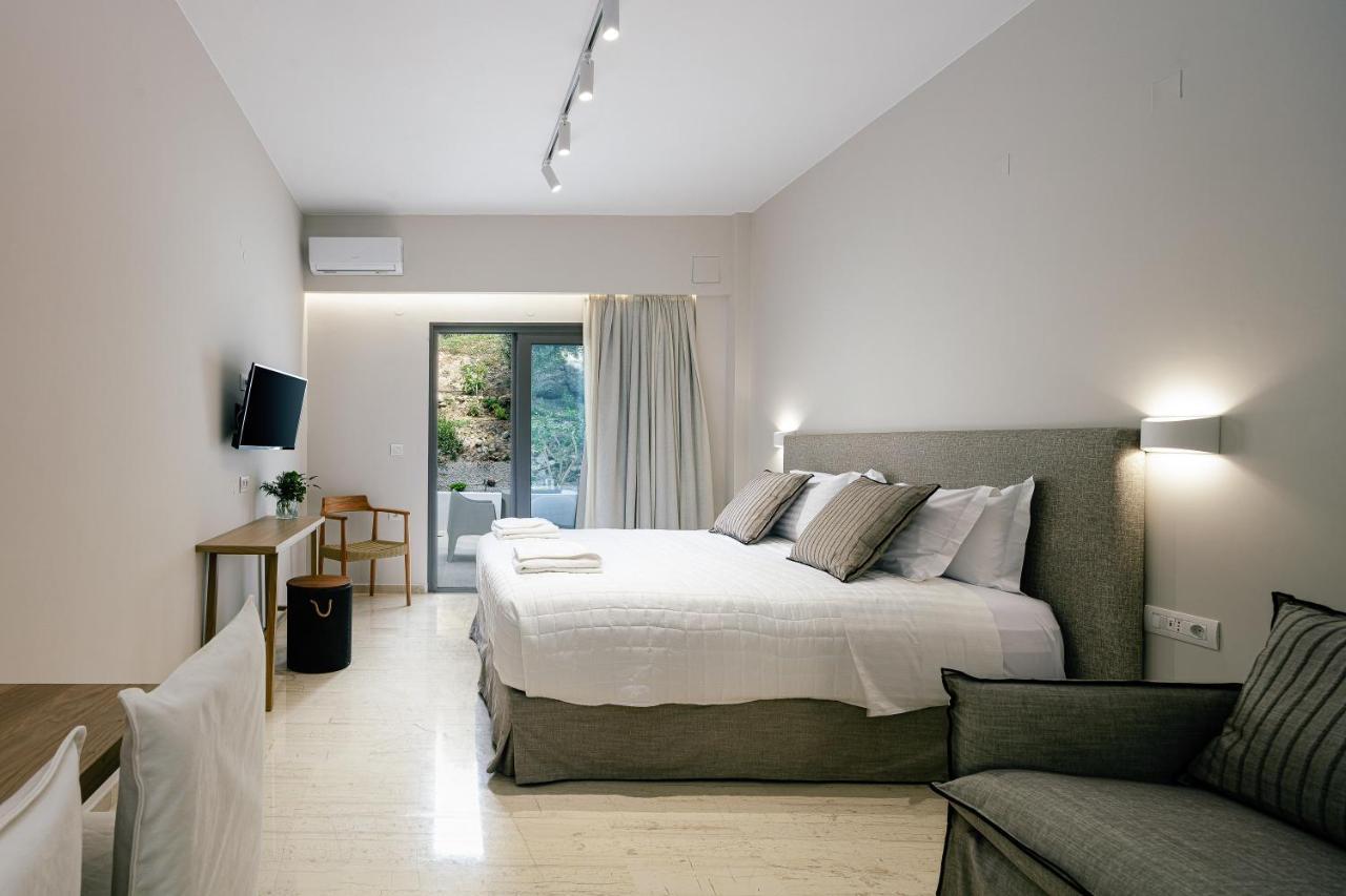 Ariadne Suites Плакиас Экстерьер фото