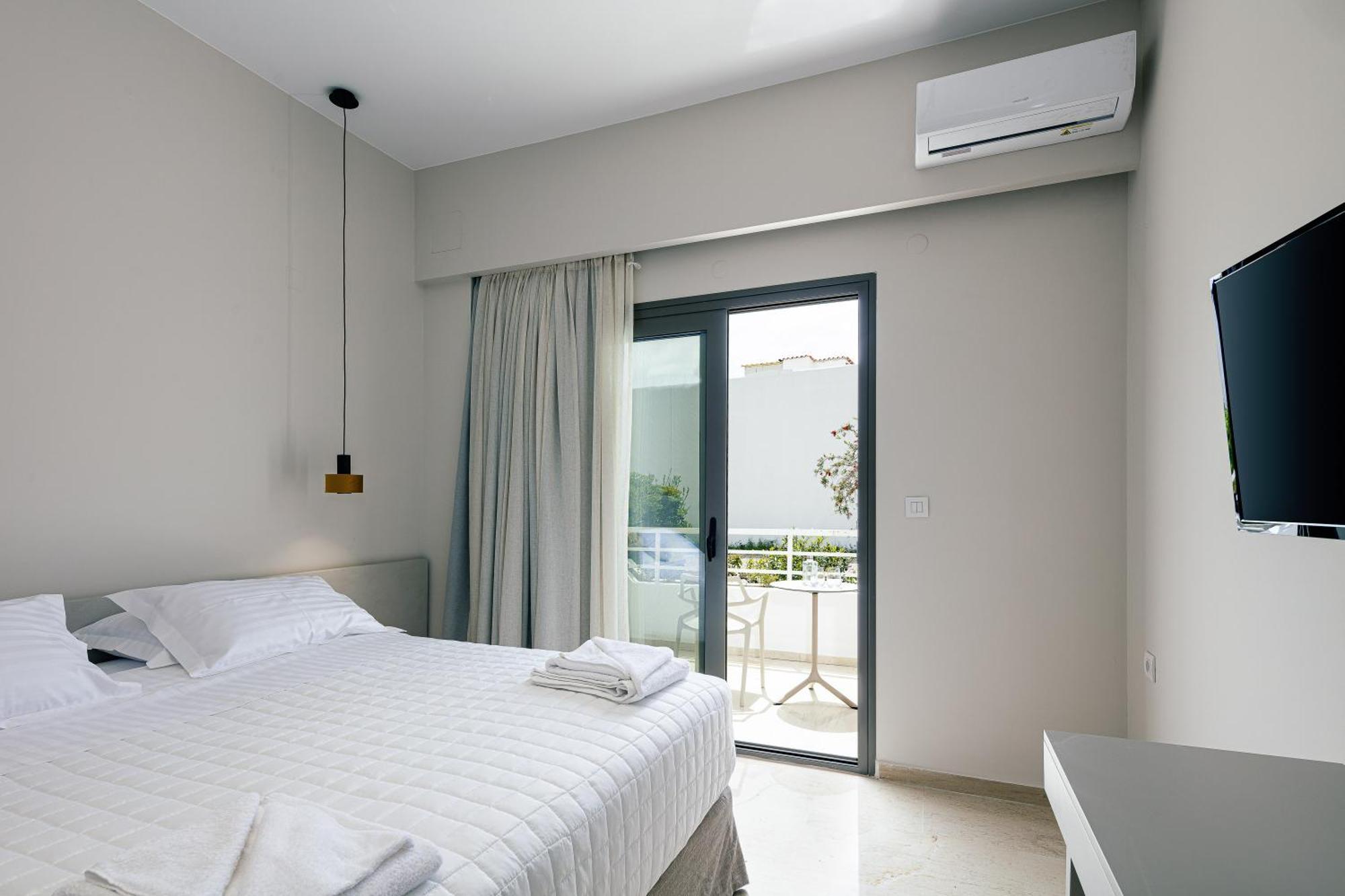 Ariadne Suites Плакиас Экстерьер фото