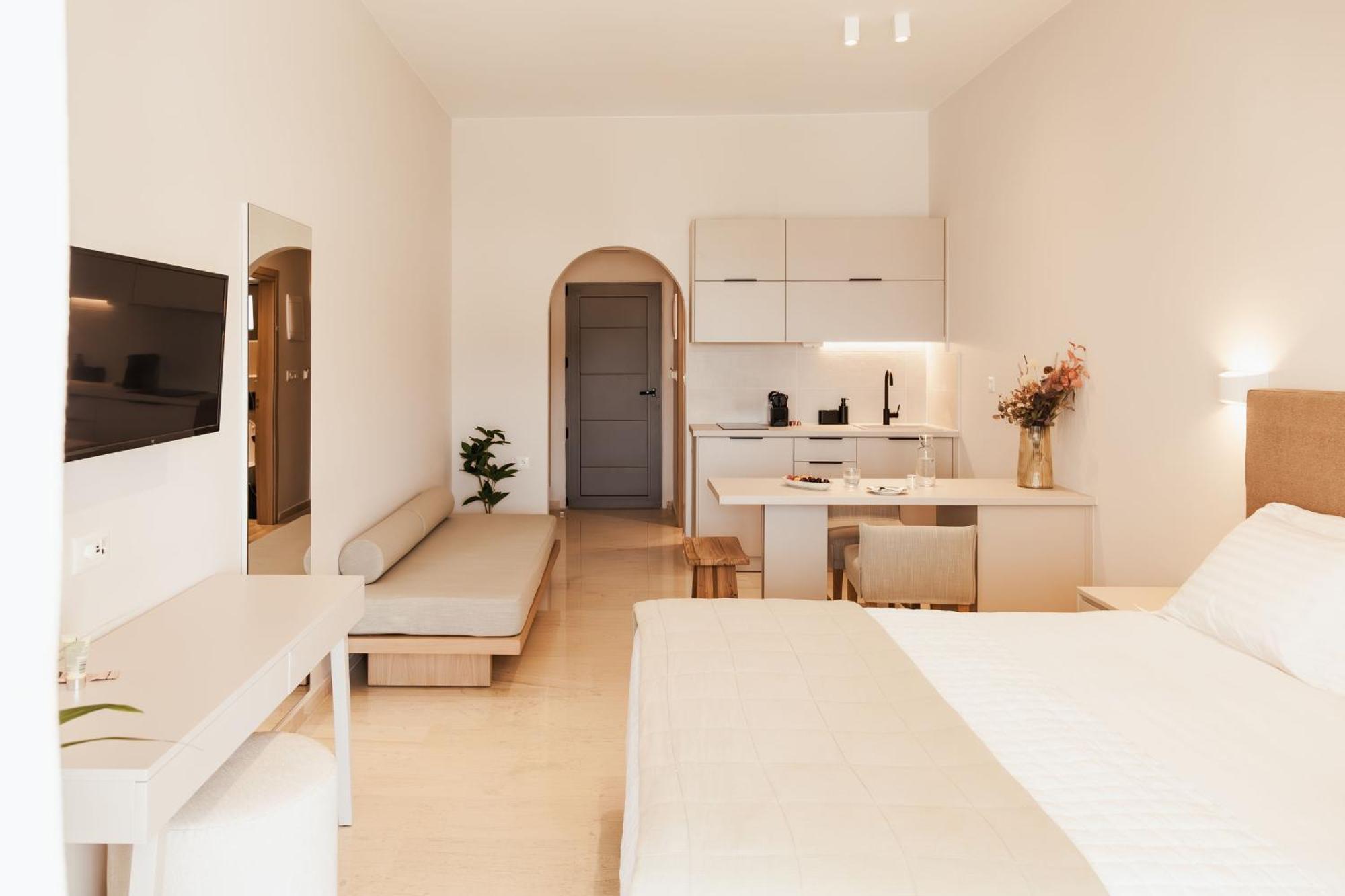 Ariadne Suites Плакиас Экстерьер фото